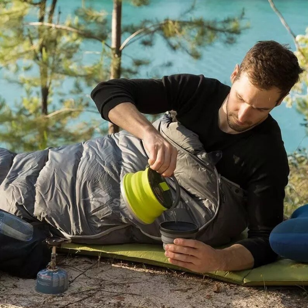 Faltbarer Outdoor Wasserkocher aus Silikon - platzsparender Genuss für unterwegs